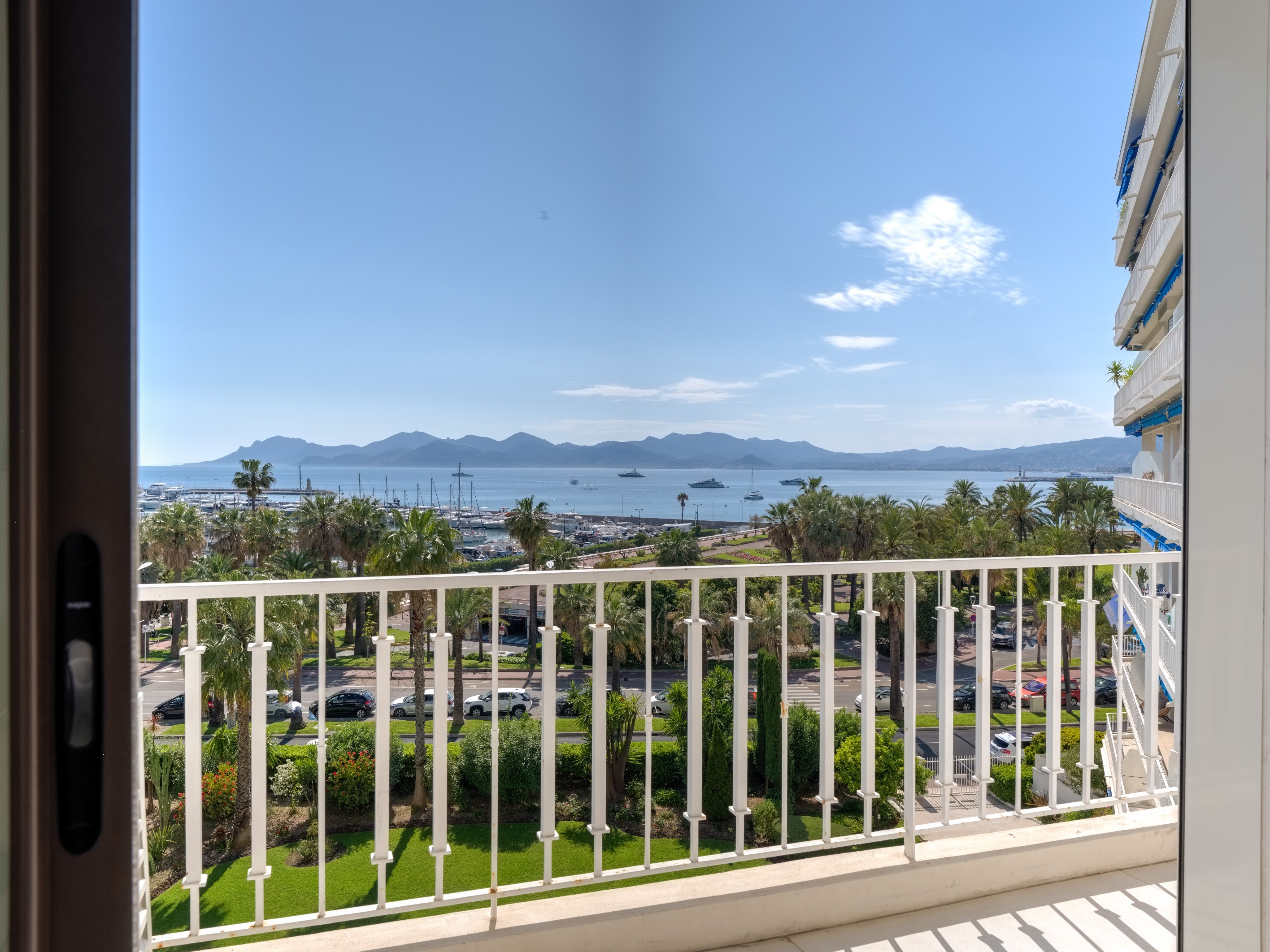  Cannes Croisette 3-bedroom apartment with panoramic sea view and terrace - 物件實景