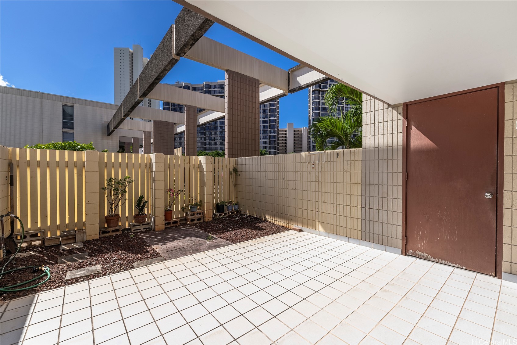 Likini St, Honolulu, HI 96818