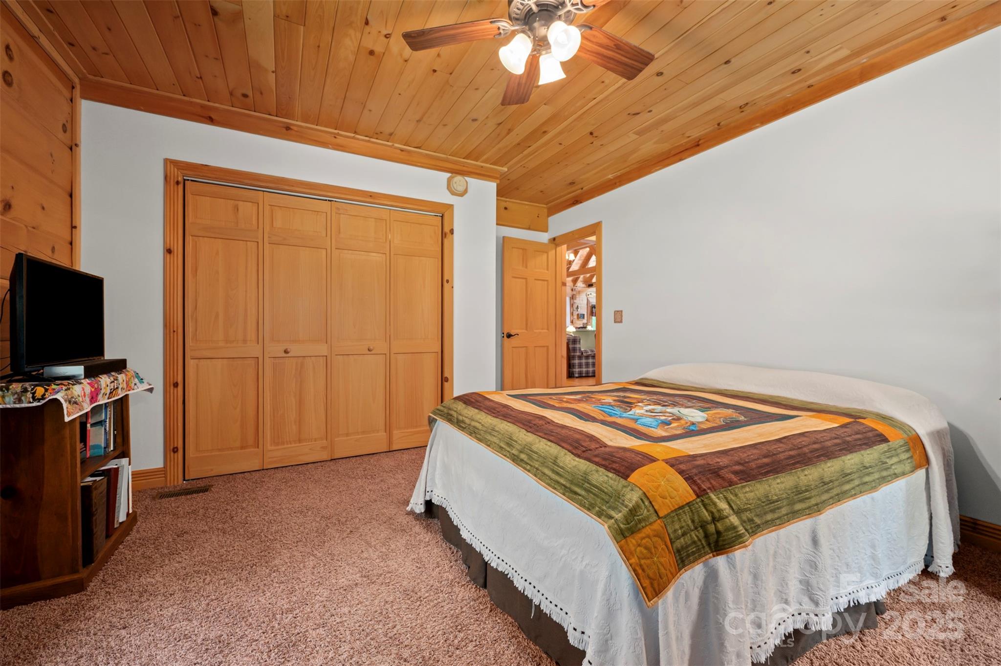 Saluda, North Carolina, 28773, United States, 3 Bedrooms Bedrooms, ,3 BathroomsBathrooms,Residential,For Sale,1978882