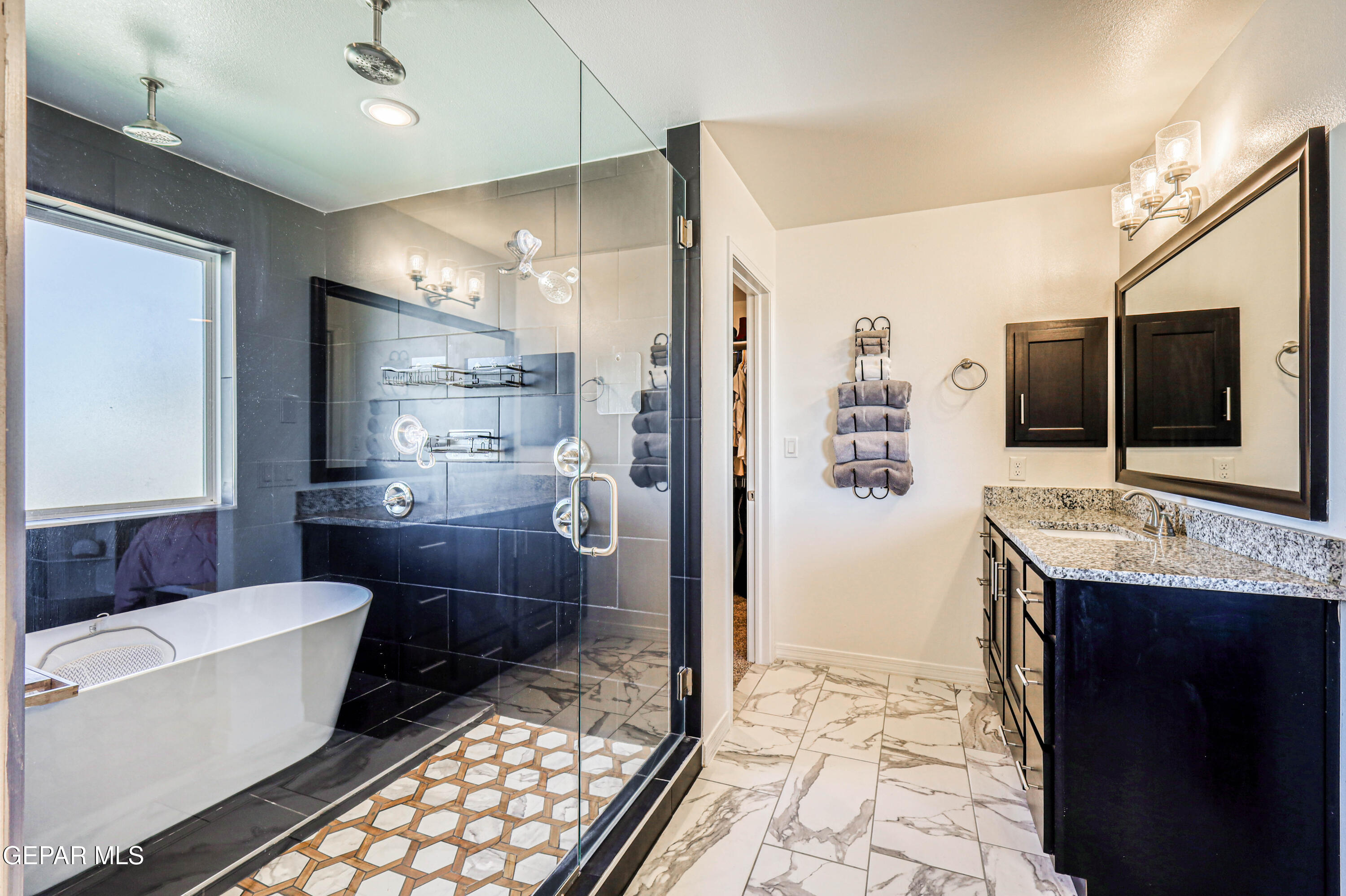 El Paso, Texas, 79911, United States, 5 Bedrooms Bedrooms, ,4 BathroomsBathrooms,Residential,For Sale,1969245