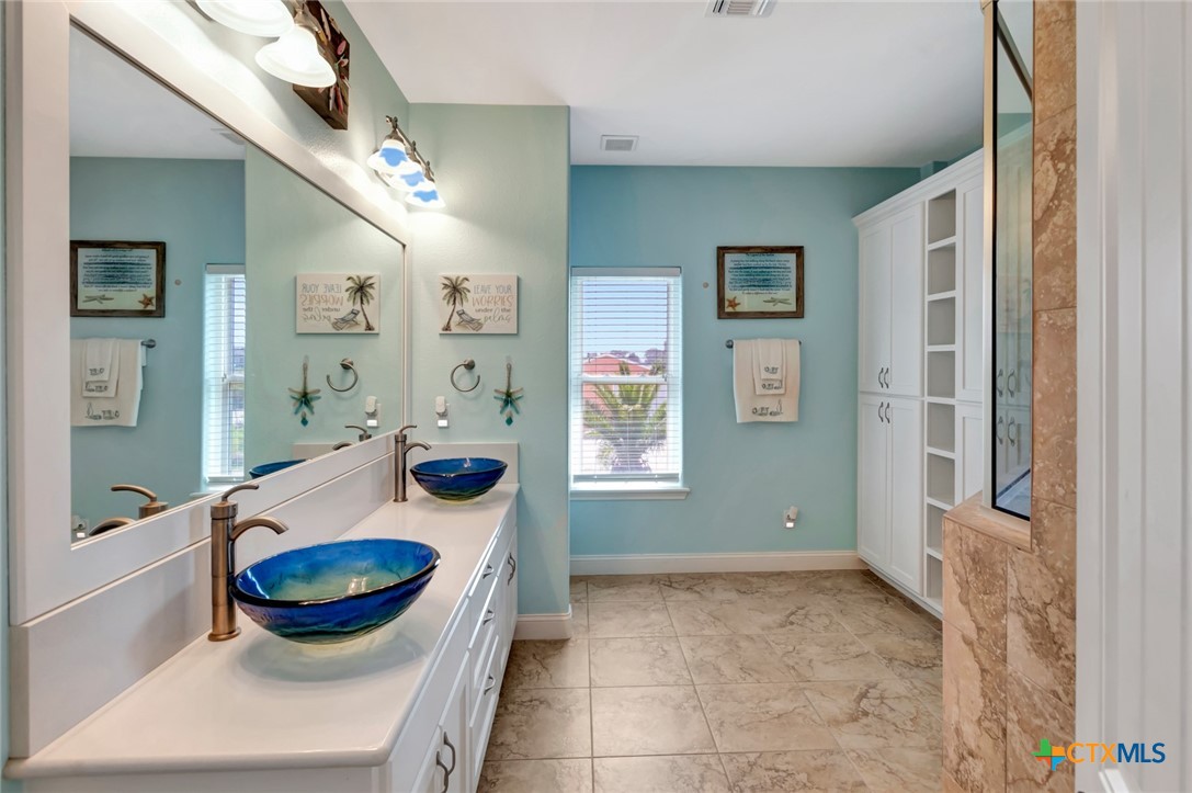 Port O'Connor, Texas, 77982, United States, 4 Bedrooms Bedrooms, ,3 BathroomsBathrooms,Residential,For Sale,1736800