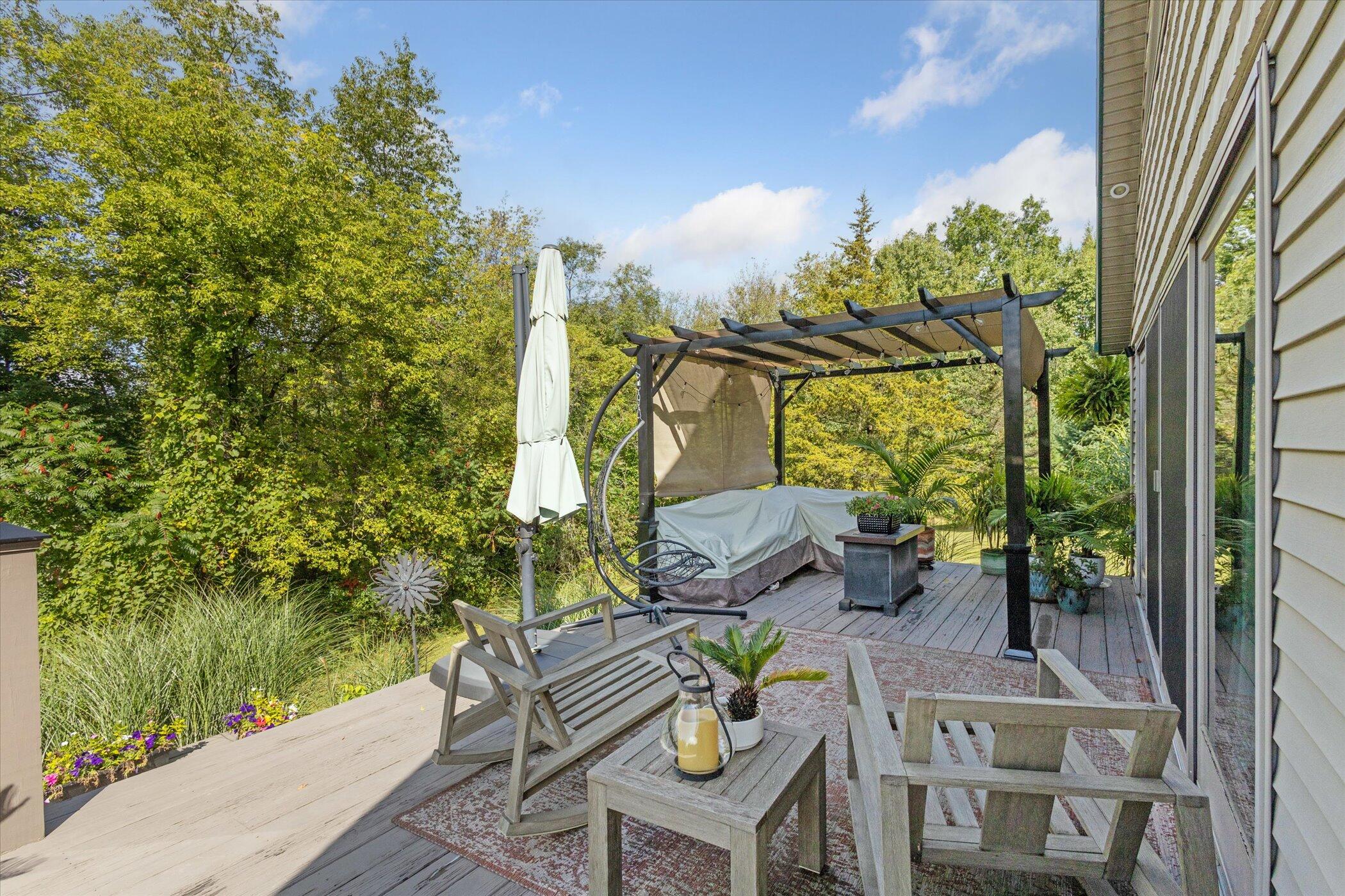 Horton, Michigan, 49246, United States, 5 Bedrooms Bedrooms, ,4 BathroomsBathrooms,Residential,For Sale,1940330