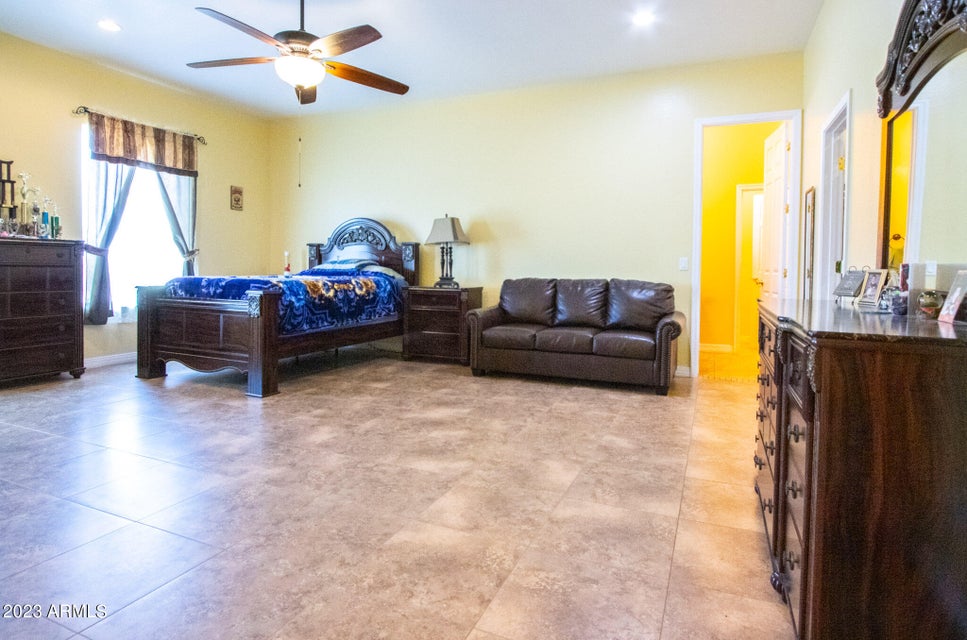 Witmann, Arizona, 85361, United States, 6 Bedrooms Bedrooms, ,3 BathroomsBathrooms,Residential,For Sale,1977429