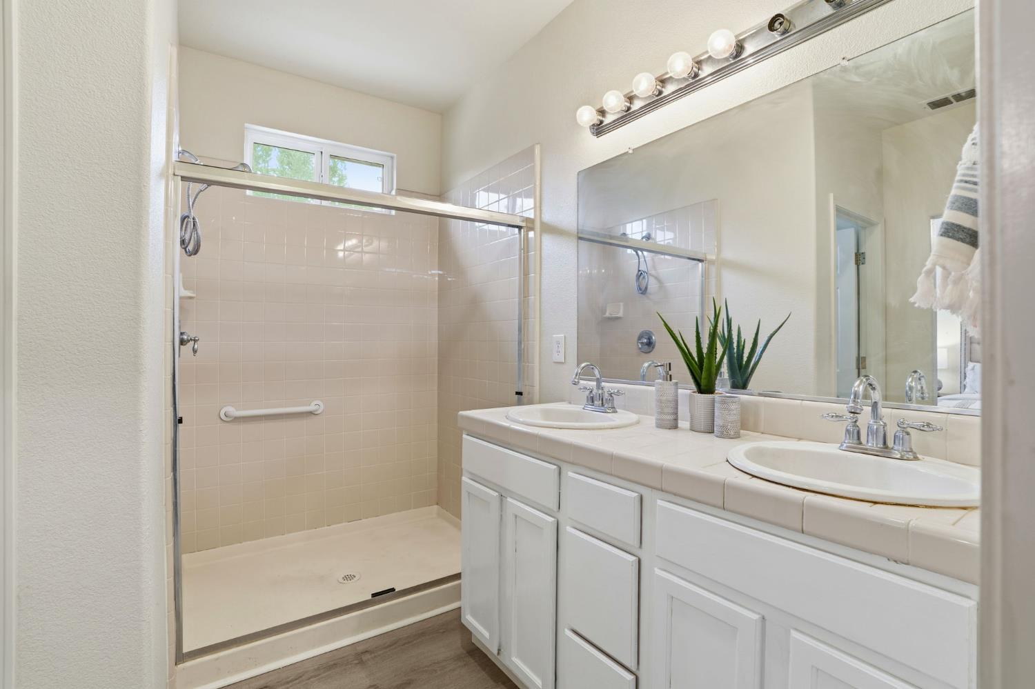 Stockton, California, 95209, United States, 4 Bedrooms Bedrooms, ,3 BathroomsBathrooms,Residential,For Sale,1998971