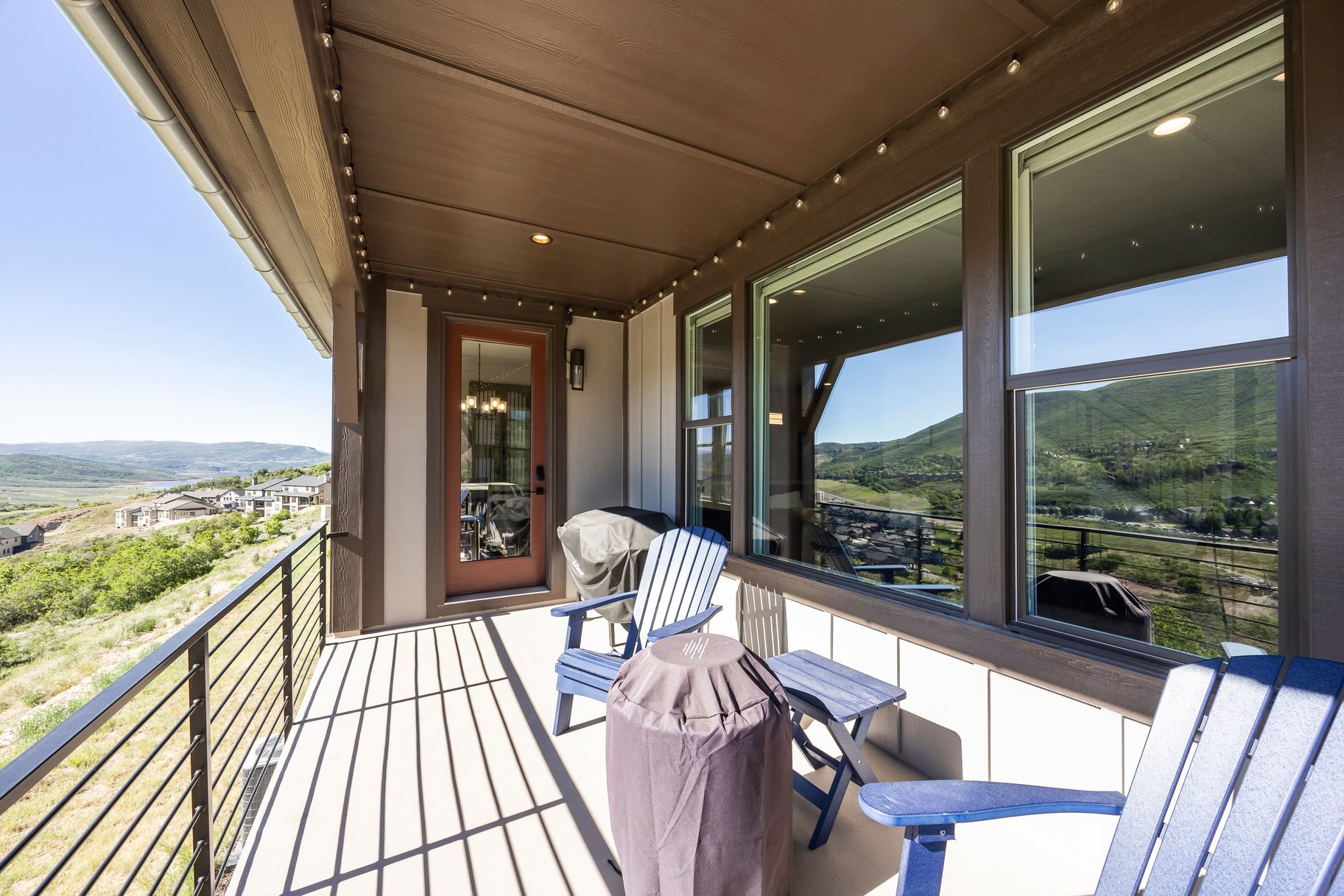  Mountain Views, Open Space & Finished Walkout Basement - 物件實景