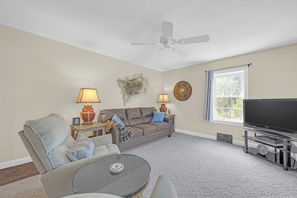 North Brookfield, Massachusetts, 01535, United States, 3 Bedrooms Bedrooms, ,3 BathroomsBathrooms,Residential,For Sale,1905631