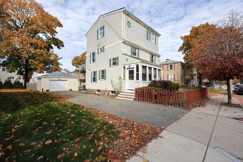 Boston, Massachusetts, 02136, United States, 4 Bedrooms Bedrooms, ,2 BathroomsBathrooms,Residential,For Sale,1944932