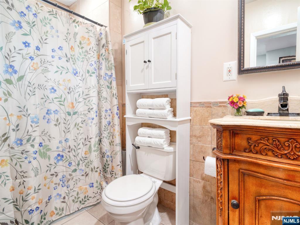 Wood Ridge, New Jersey, 07075, United States, 5 Bedrooms Bedrooms, ,3 BathroomsBathrooms,Residential,For Sale,1907290