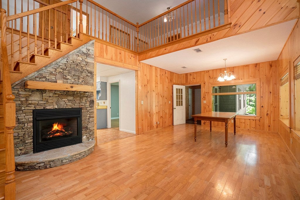 Blairsville, Georgia, 30512, United States, 4 Bedrooms Bedrooms, ,3 BathroomsBathrooms,Residential,For Sale,1858938