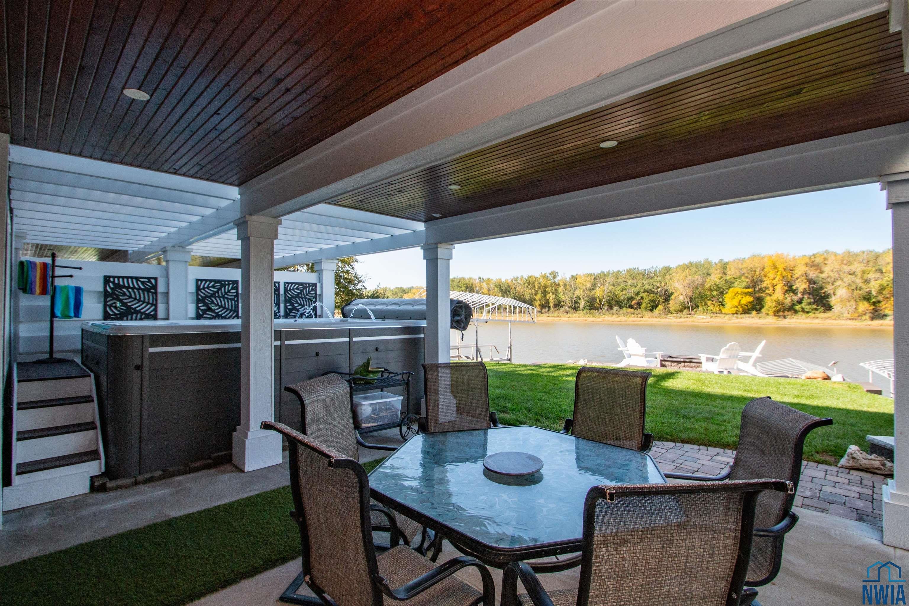 McCook Lake, South Dakota, 57049, United States, 3 Bedrooms Bedrooms, ,4 BathroomsBathrooms,Residential,For Sale,1974954