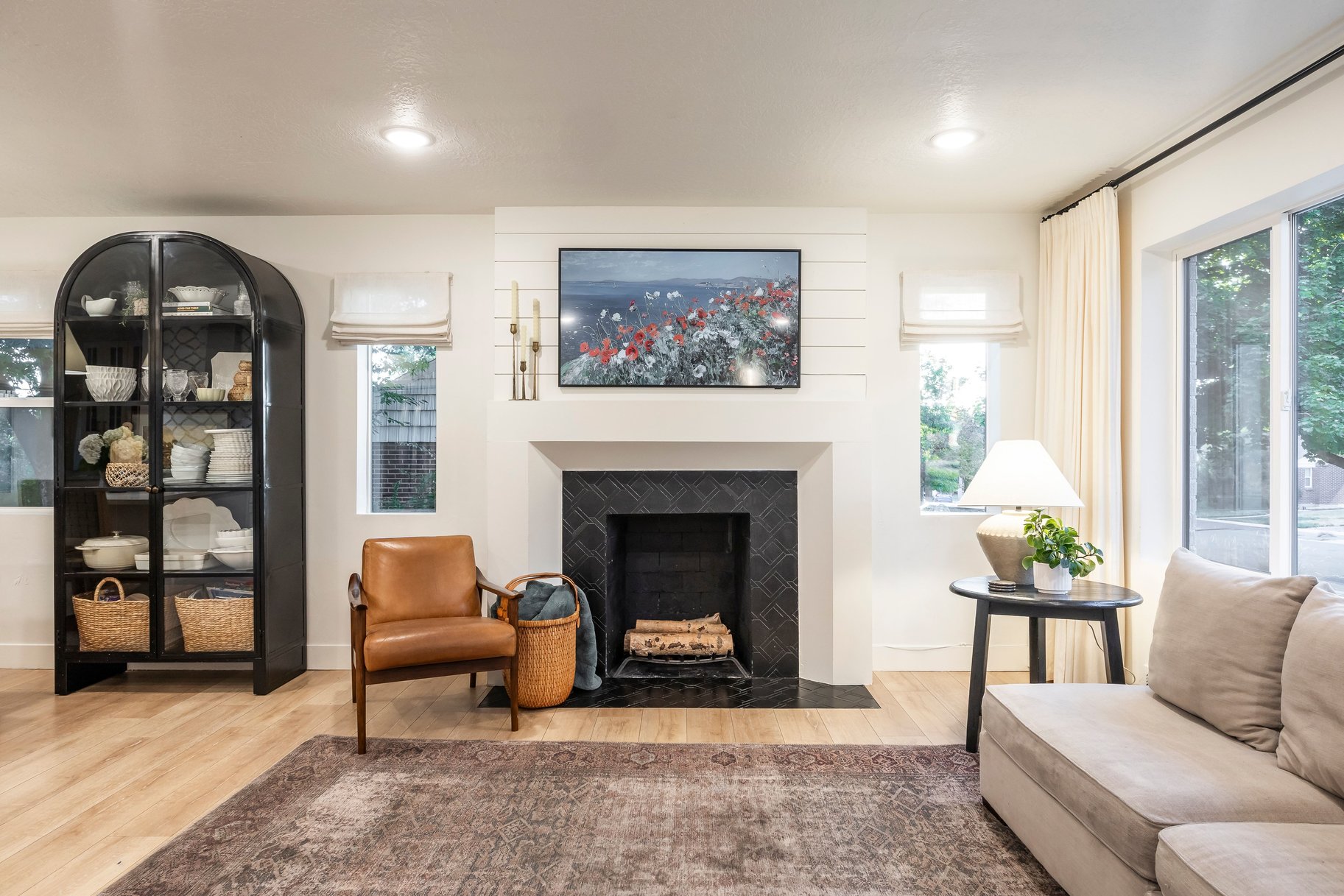  Remodeled Rambler with Outside Basement Entrance - 物件實景