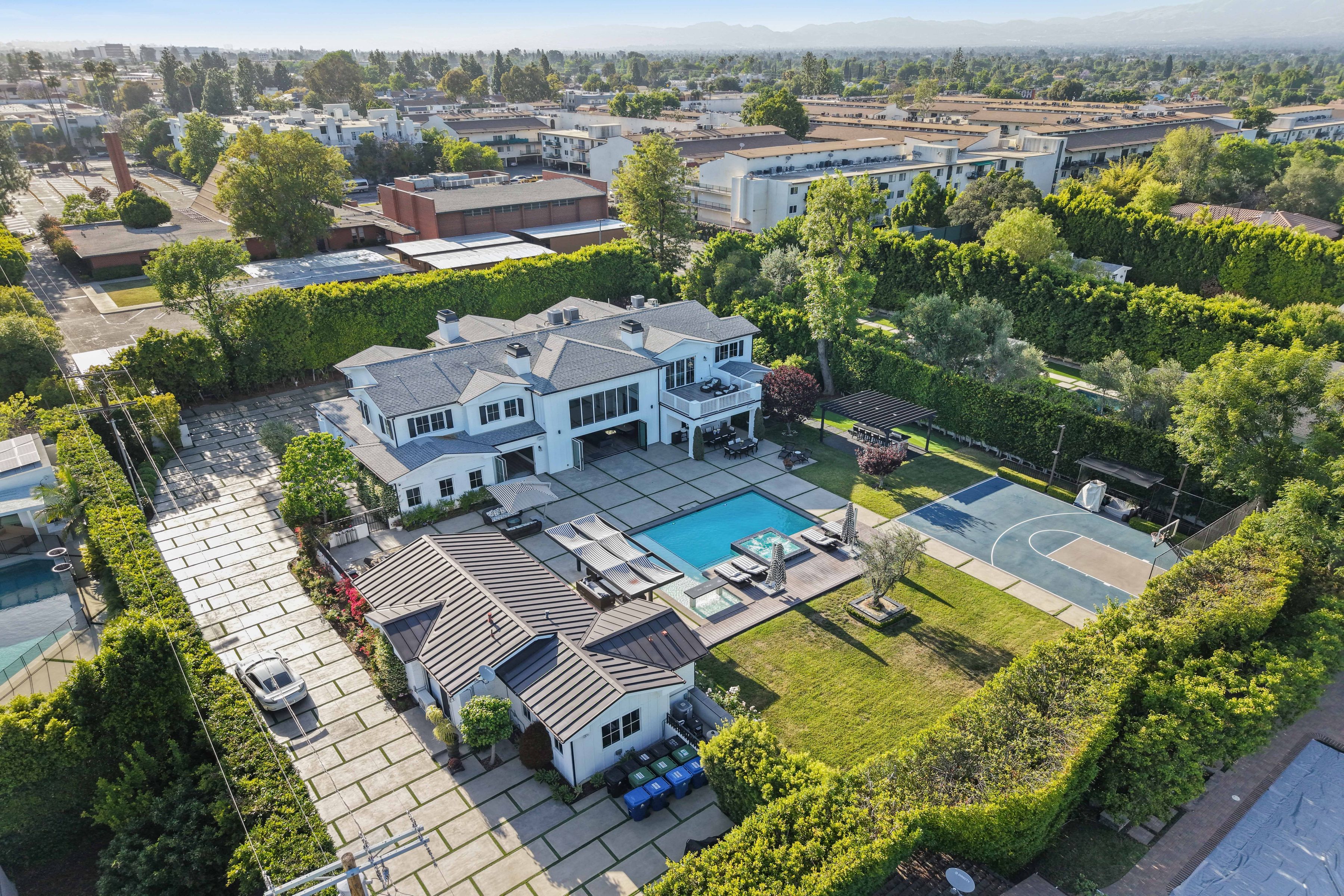  5342 Shoshone Avenue - 物件實景