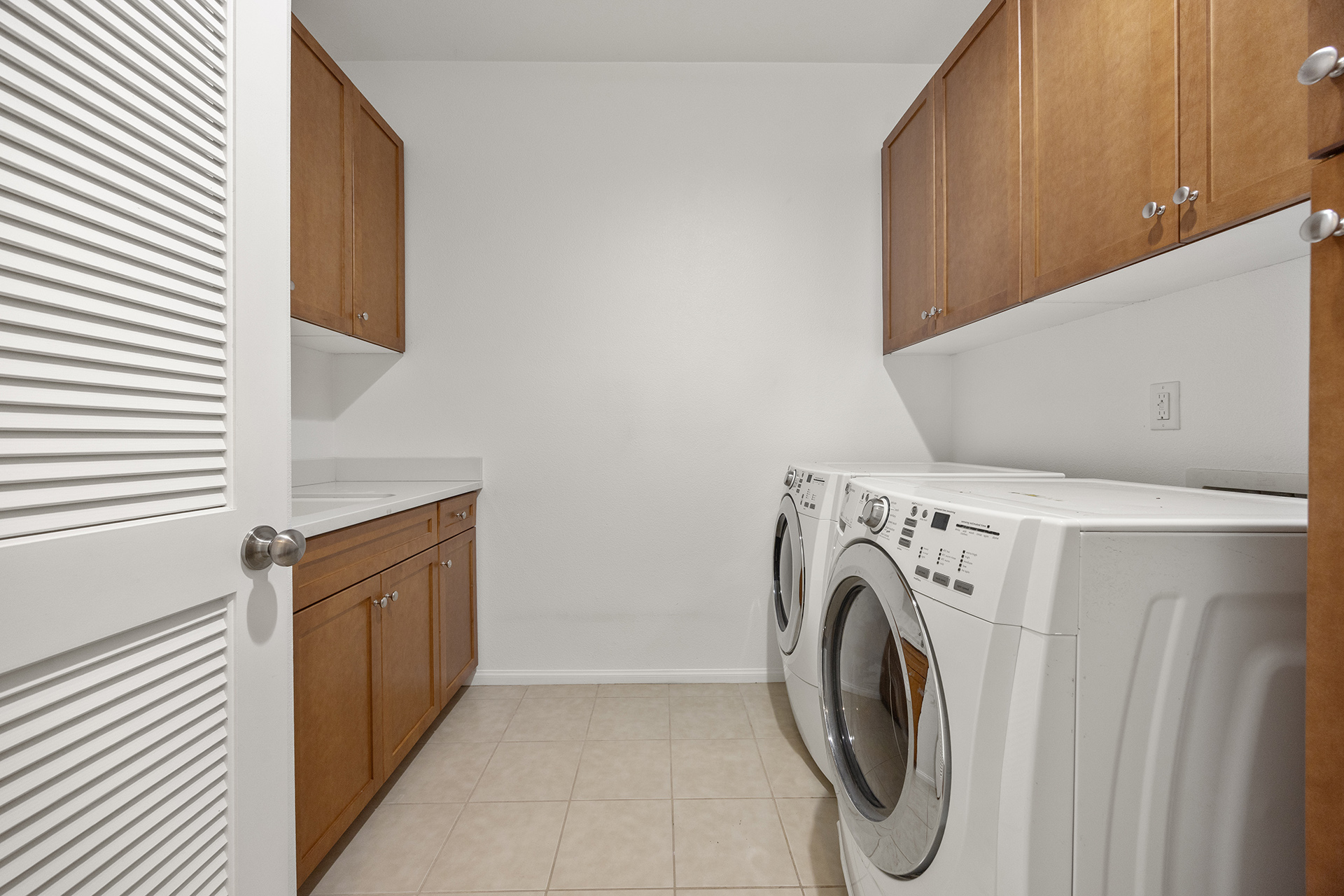 Garden Grove, California, 92843, United States, 5 Bedrooms Bedrooms, ,4 BathroomsBathrooms,Residential,For Sale,1986073