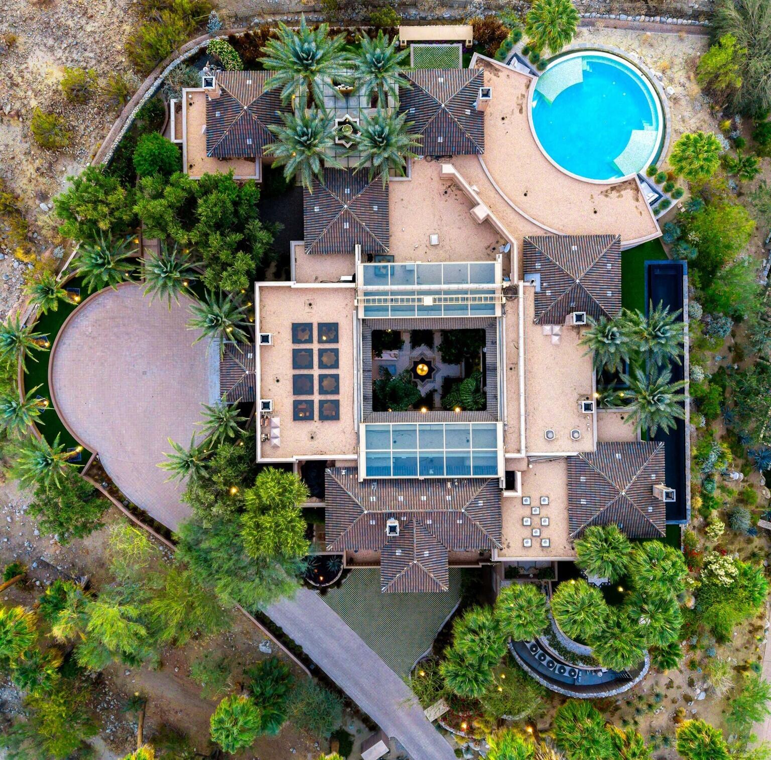 Palm Desert, California, 92260, United States, 5 Bedrooms Bedrooms, ,7 BathroomsBathrooms,Residential,For Sale,1874158