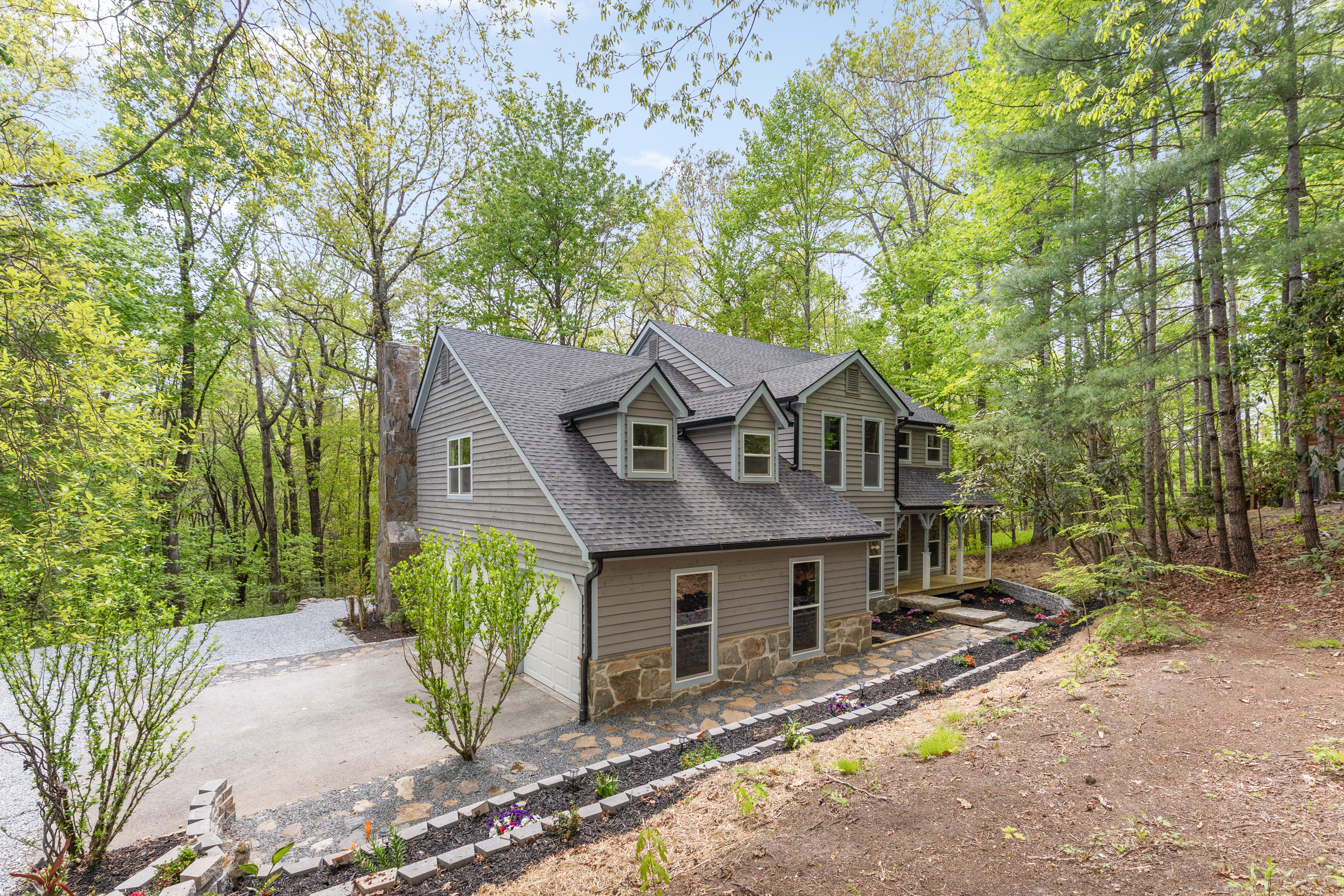  2129 Black Oak Drive - 物件實景
