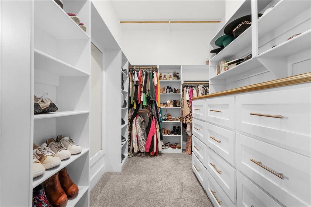 Weatherford, Texas, 76088, United States, 4 Bedrooms Bedrooms, ,4 BathroomsBathrooms,Residential,For Sale,1975341