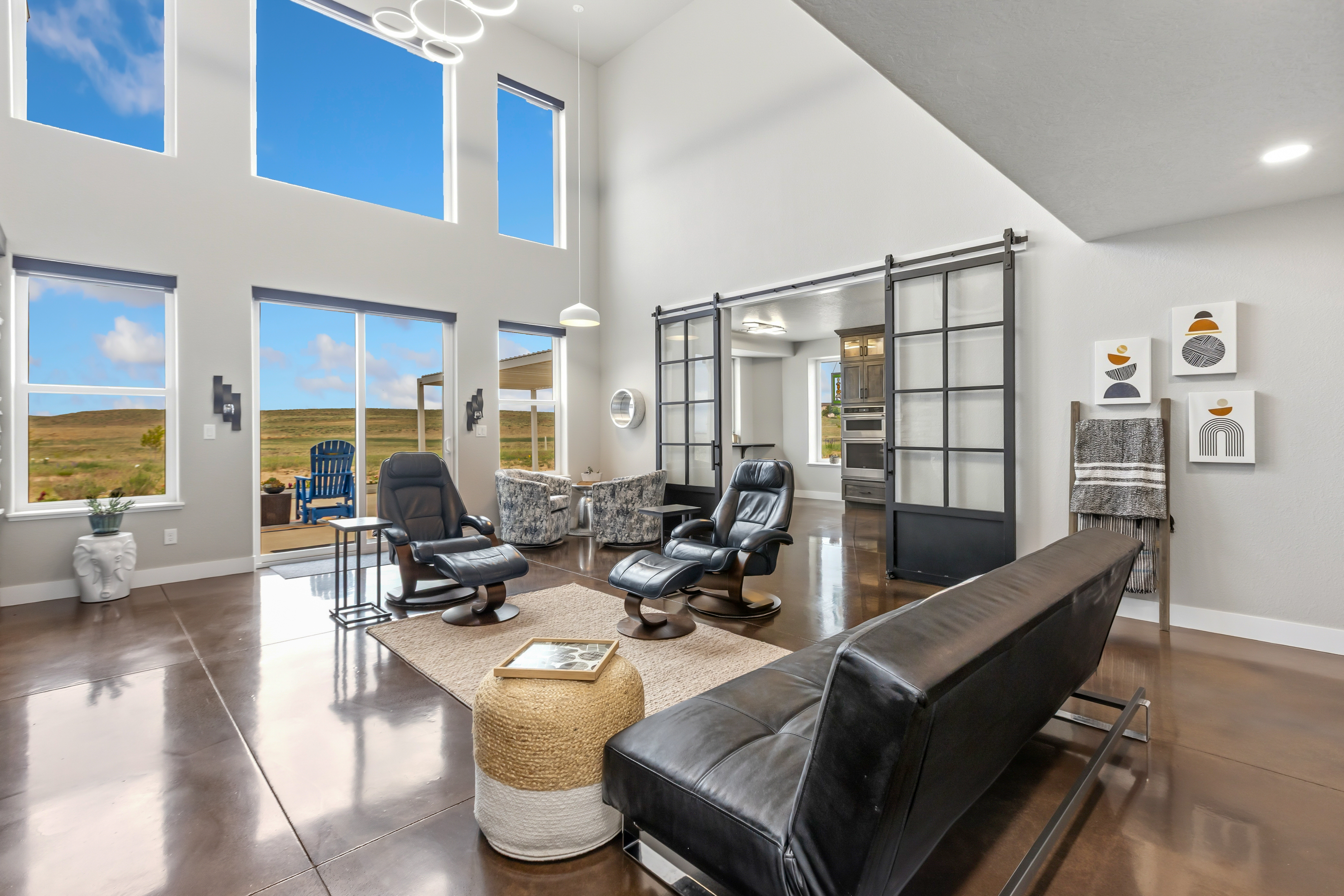  Custom-Built Home in the Highly Sought-After Pelican Lake Ranch Community - 物件實景