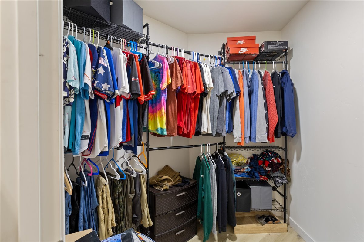 Sagle, Idaho, 83860, United States, 3 Bedrooms Bedrooms, ,4 BathroomsBathrooms,Residential,For Sale,1976949