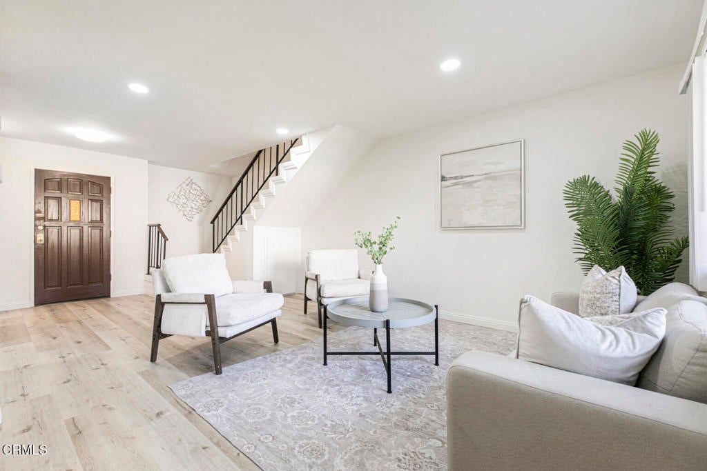 Glendale, California, 91205, United States, 3 Bedrooms Bedrooms, ,2 BathroomsBathrooms,Residential,For Sale,1938623
