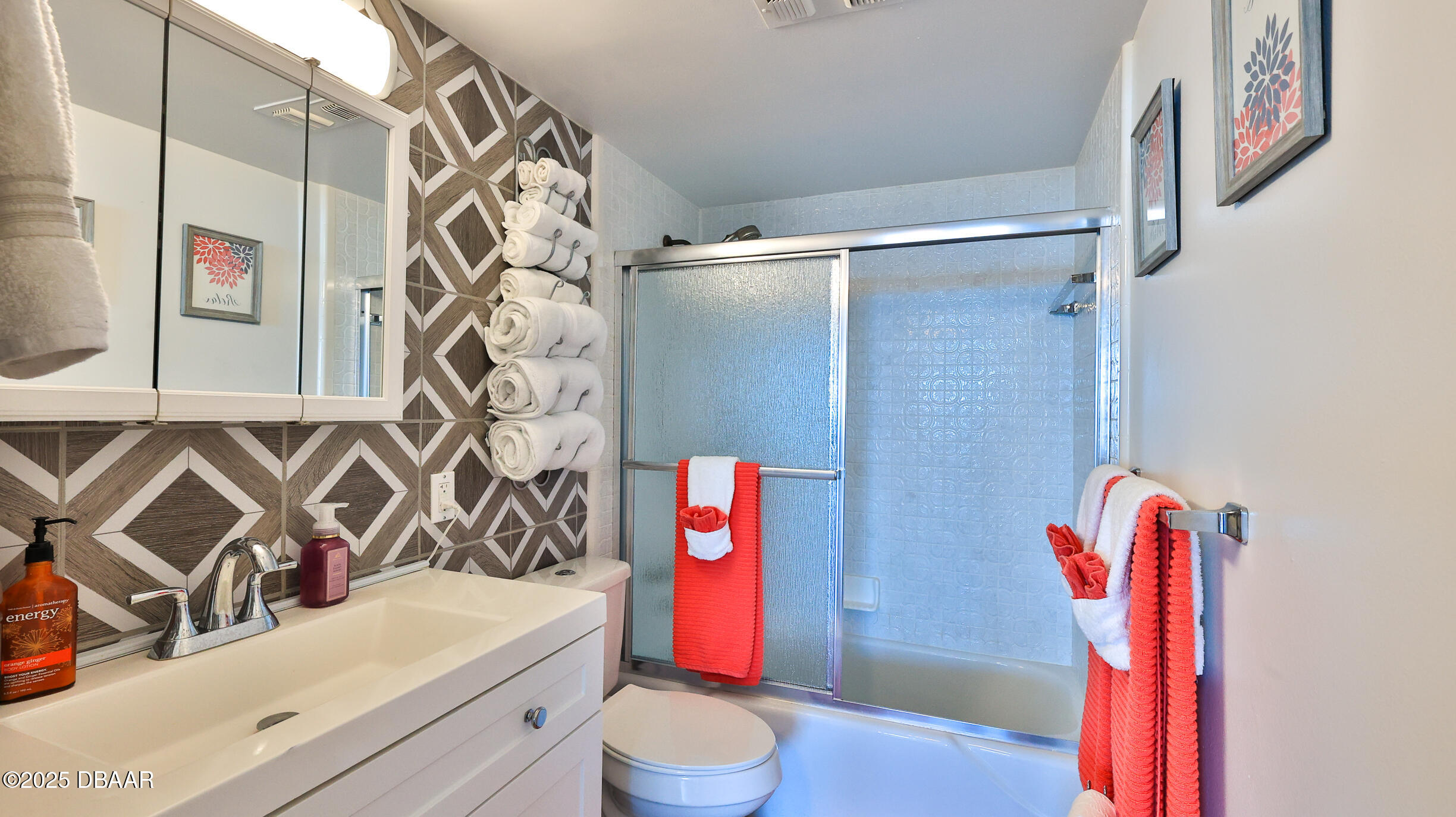 Daytona Beach Shores, Florida, 32118, United States, 2 Bedrooms Bedrooms, ,2 BathroomsBathrooms,Residential,For Sale,1993266