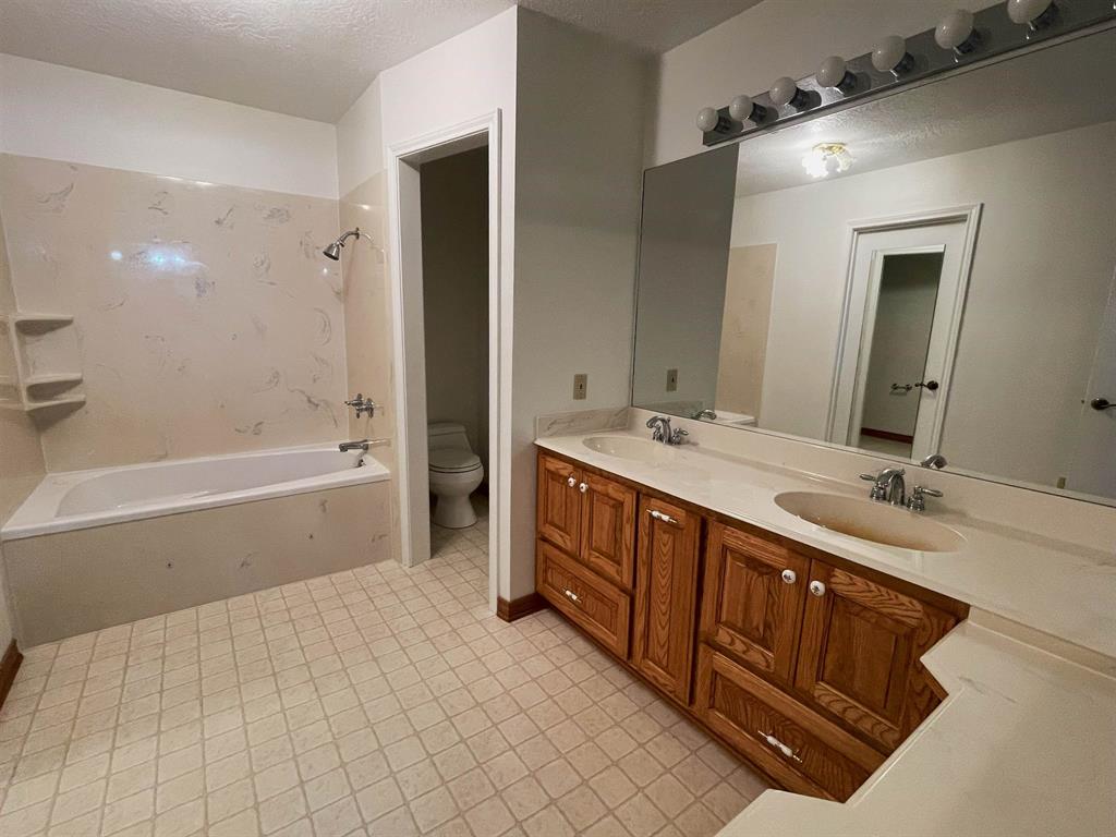 Winnie, Texas, 77665, United States, 4 Bedrooms Bedrooms, ,4 BathroomsBathrooms,Residential,For Sale,1918709