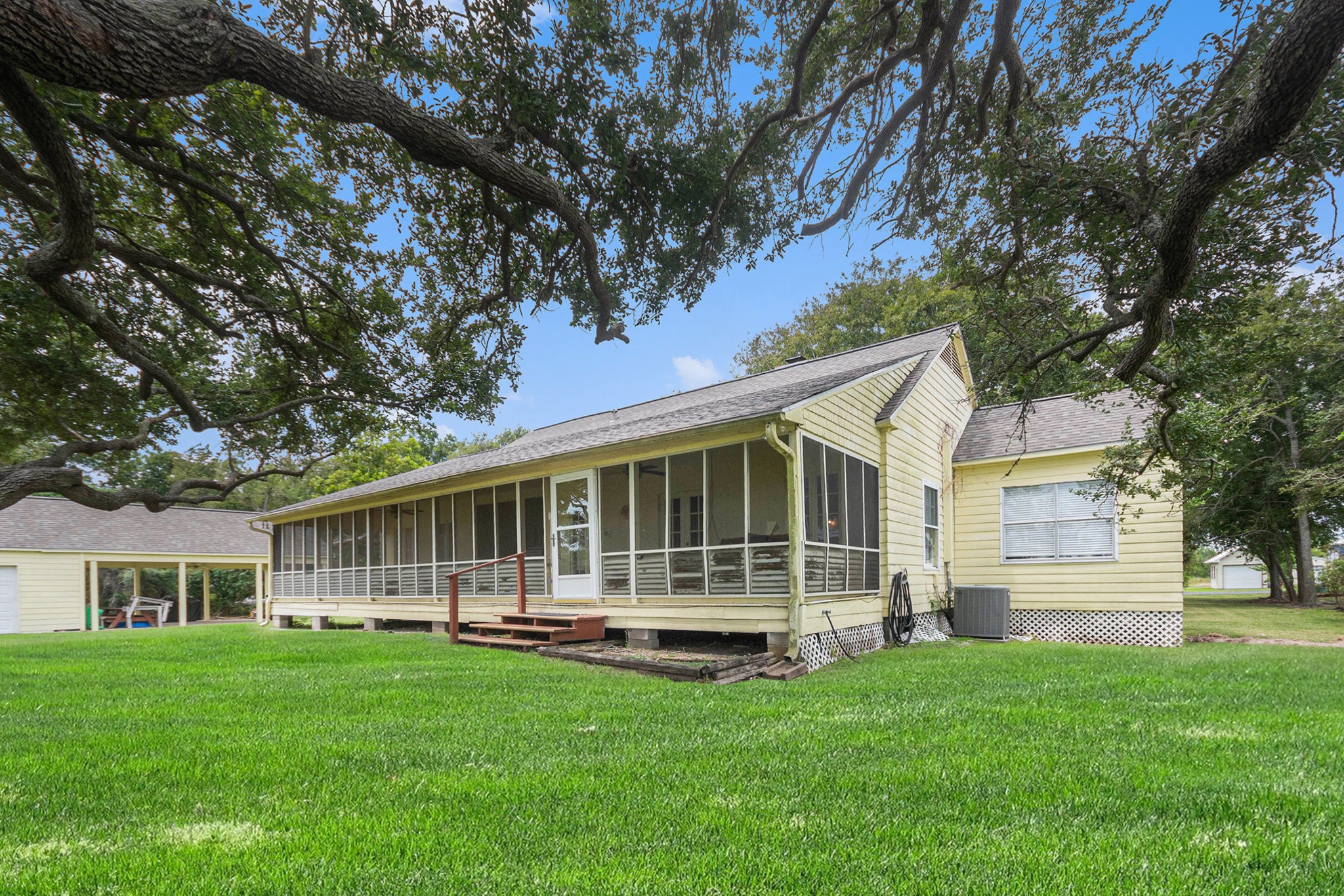 Beach City, Texas, 77523, United States, 2 Bedrooms Bedrooms, ,2 BathroomsBathrooms,Residential,For Sale,1925537