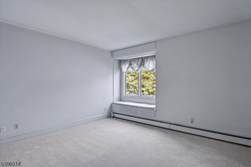 Clifton City, New Jersey, 07013, United States, 5 Bedrooms Bedrooms, ,4 BathroomsBathrooms,Residential,For Sale,1988596