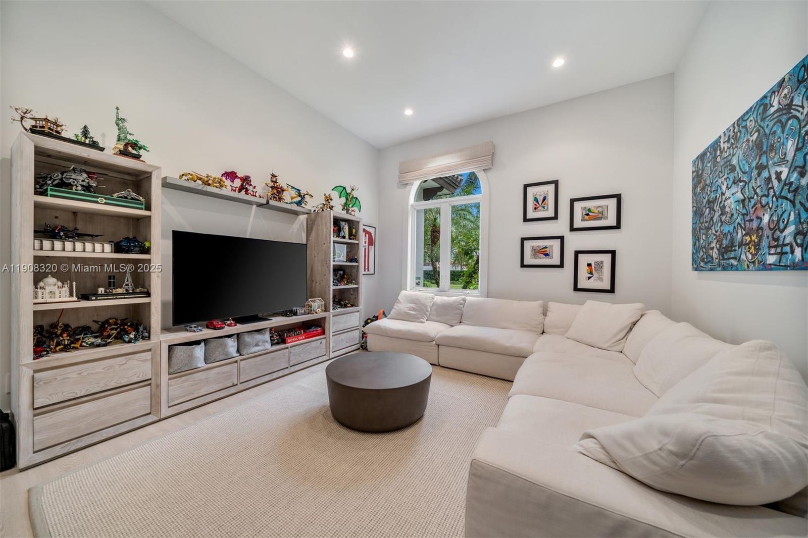 Pinecrest, Florida, 33156, United States, 6 Bedrooms Bedrooms, ,8 BathroomsBathrooms,Residential,For Sale,1990969