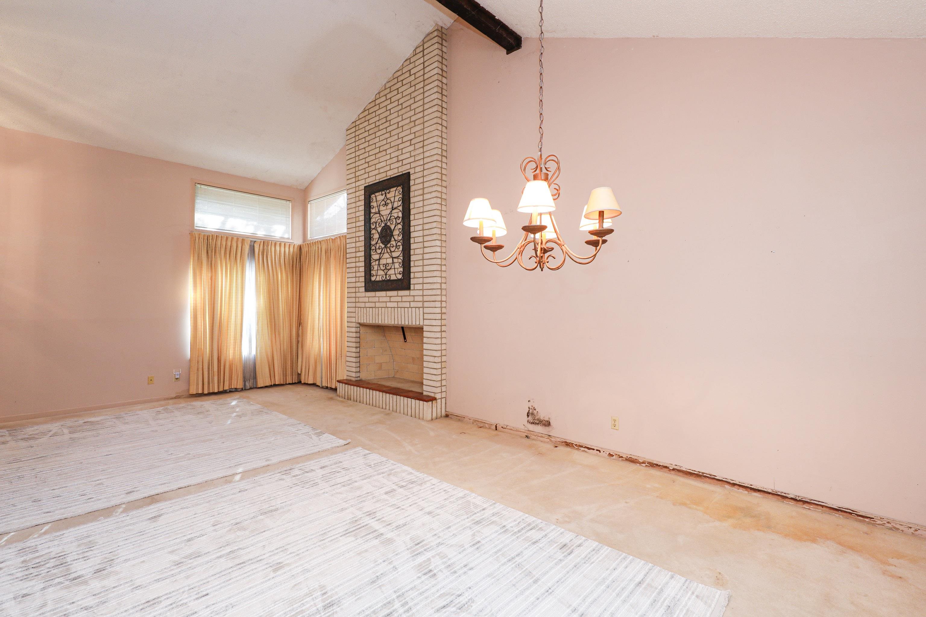 LAREDO, Texas, 78041, United States, 5 Bedrooms Bedrooms, ,3 BathroomsBathrooms,Residential,For Sale,1967607