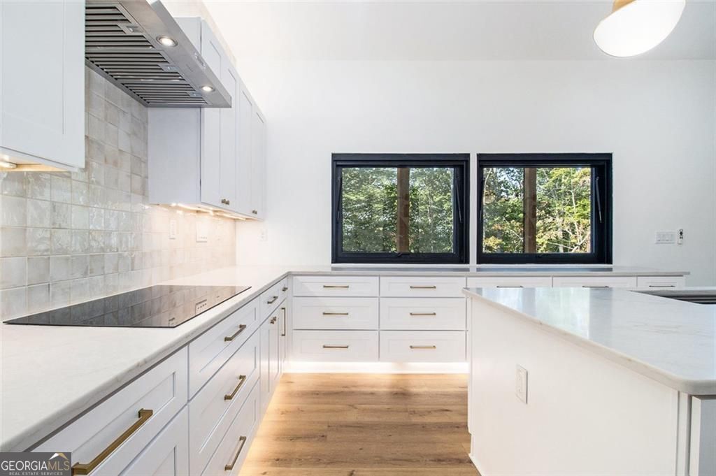 Dawsonville, Georgia, 30534, United States, 5 Bedrooms Bedrooms, ,7 BathroomsBathrooms,Residential,For Sale,1952234