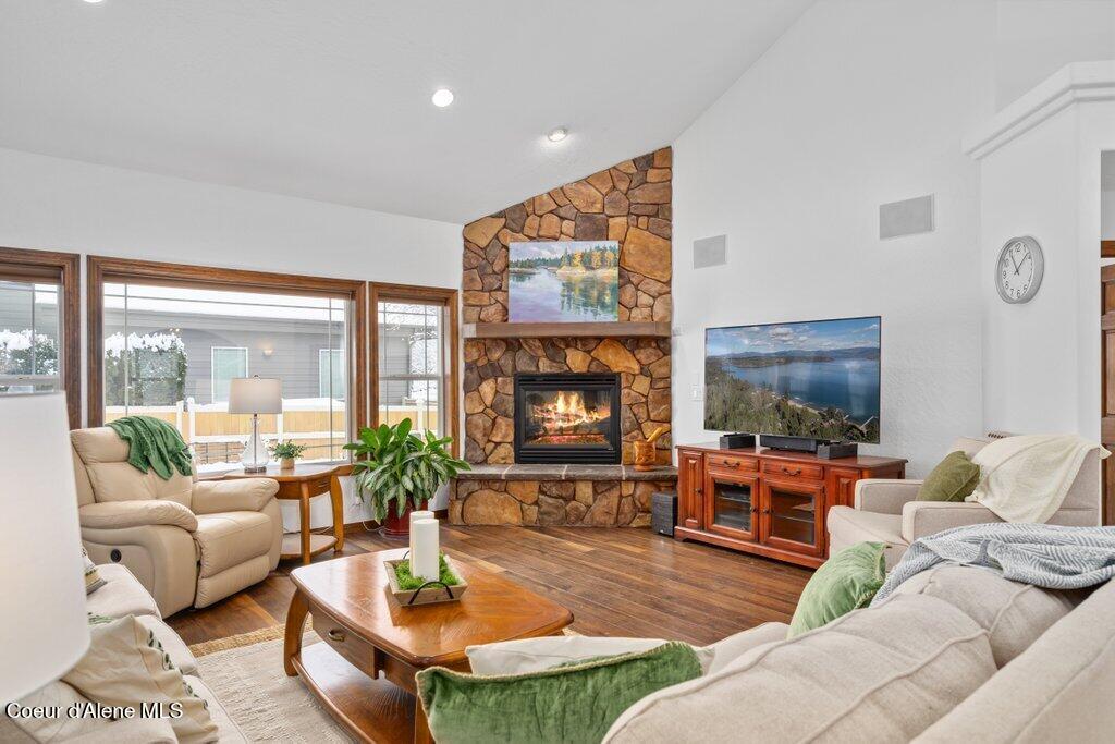 Hayden, Idaho, 83835, United States, 4 Bedrooms Bedrooms, ,3 BathroomsBathrooms,Residential,For Sale,2008091