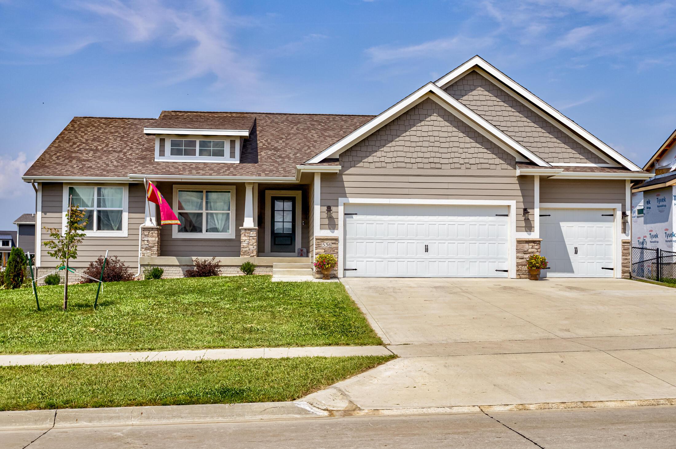 Huxley, Iowa, 50124, United States, 4 Bedrooms Bedrooms, ,3 BathroomsBathrooms,Residential,For Sale,1915639