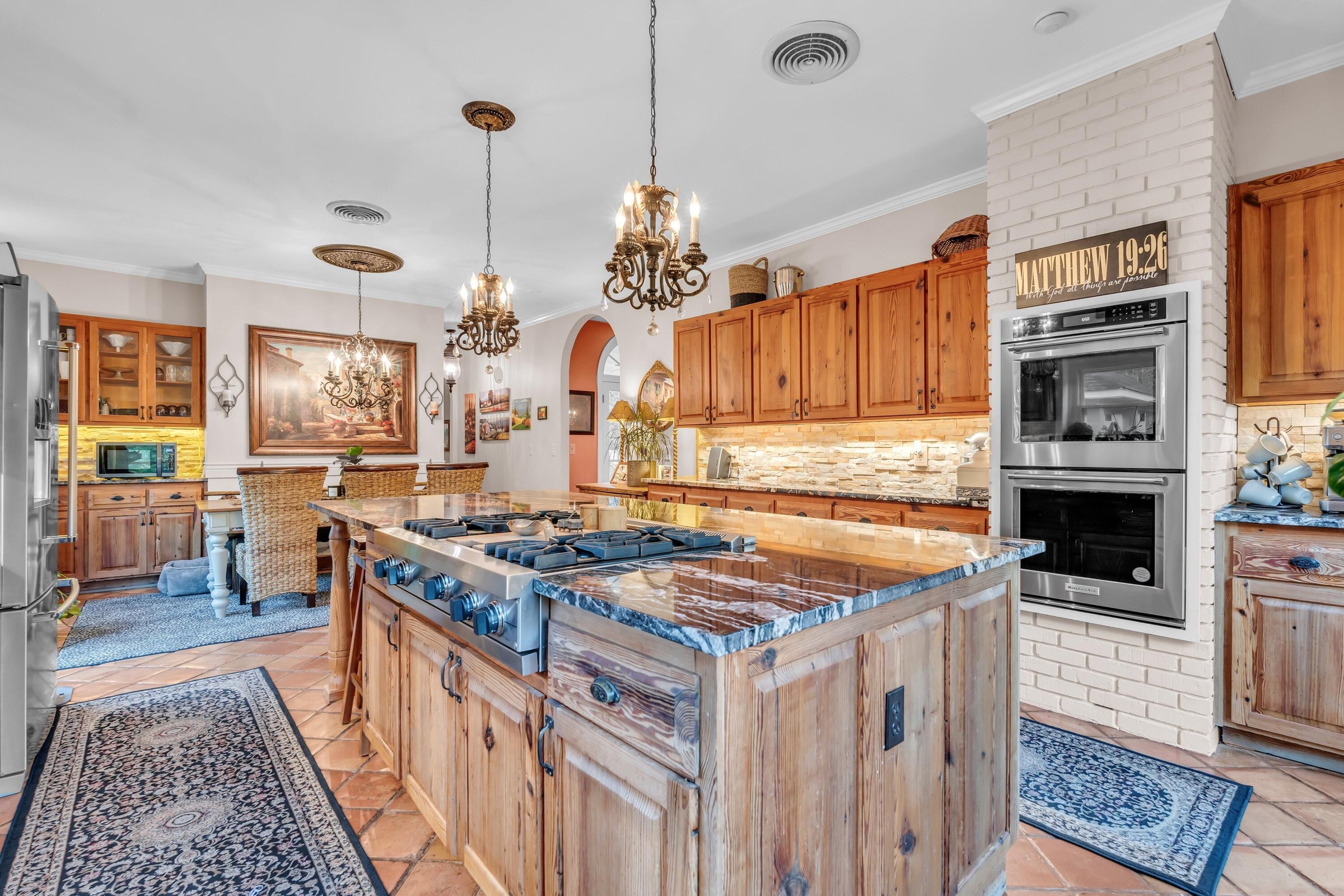 Columbus, Mississippi, 39705, United States, 4 Bedrooms Bedrooms, ,4 BathroomsBathrooms,Residential,For Sale,1976327