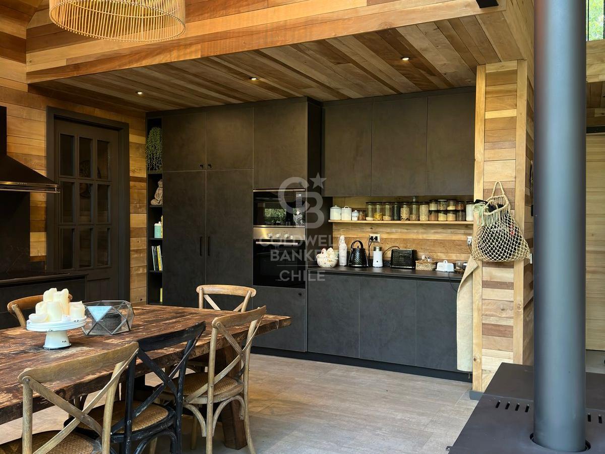 Puerto Varas, Chile, 6 Bedrooms Bedrooms, ,5 BathroomsBathrooms,Residential,For Sale,1918221