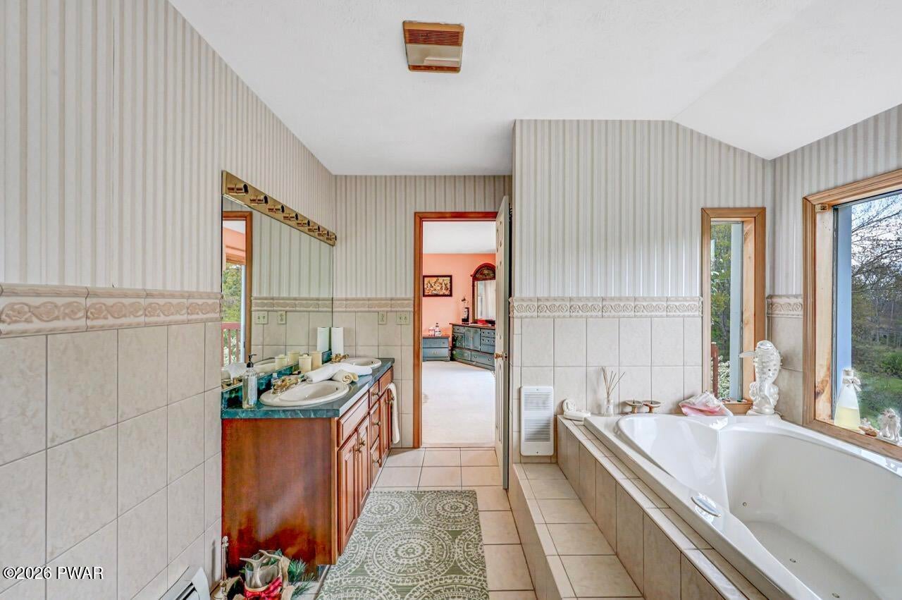 Hawley, Pennsylvania, 18428, United States, 3 Bedrooms Bedrooms, ,3 BathroomsBathrooms,Residential,For Sale,2045204