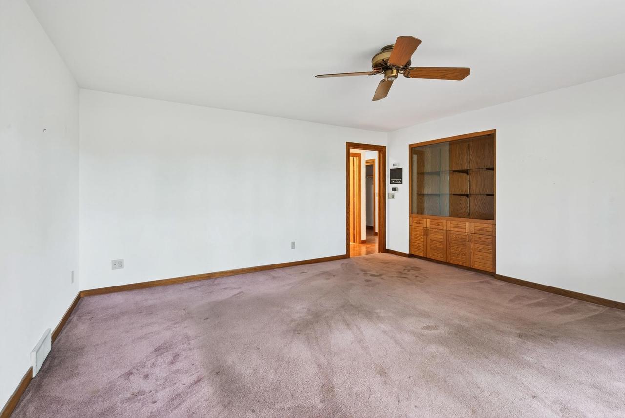 Oshkosh, Wisconsin, 54904, United States, 4 Bedrooms Bedrooms, ,3 BathroomsBathrooms,Residential,For Sale,1978045