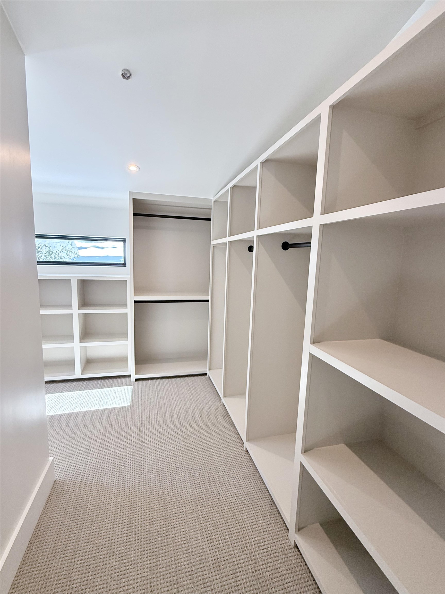 Truckee, California, 96161, United States, 5 Bedrooms Bedrooms, ,5 BathroomsBathrooms,Residential,For Sale,1992888