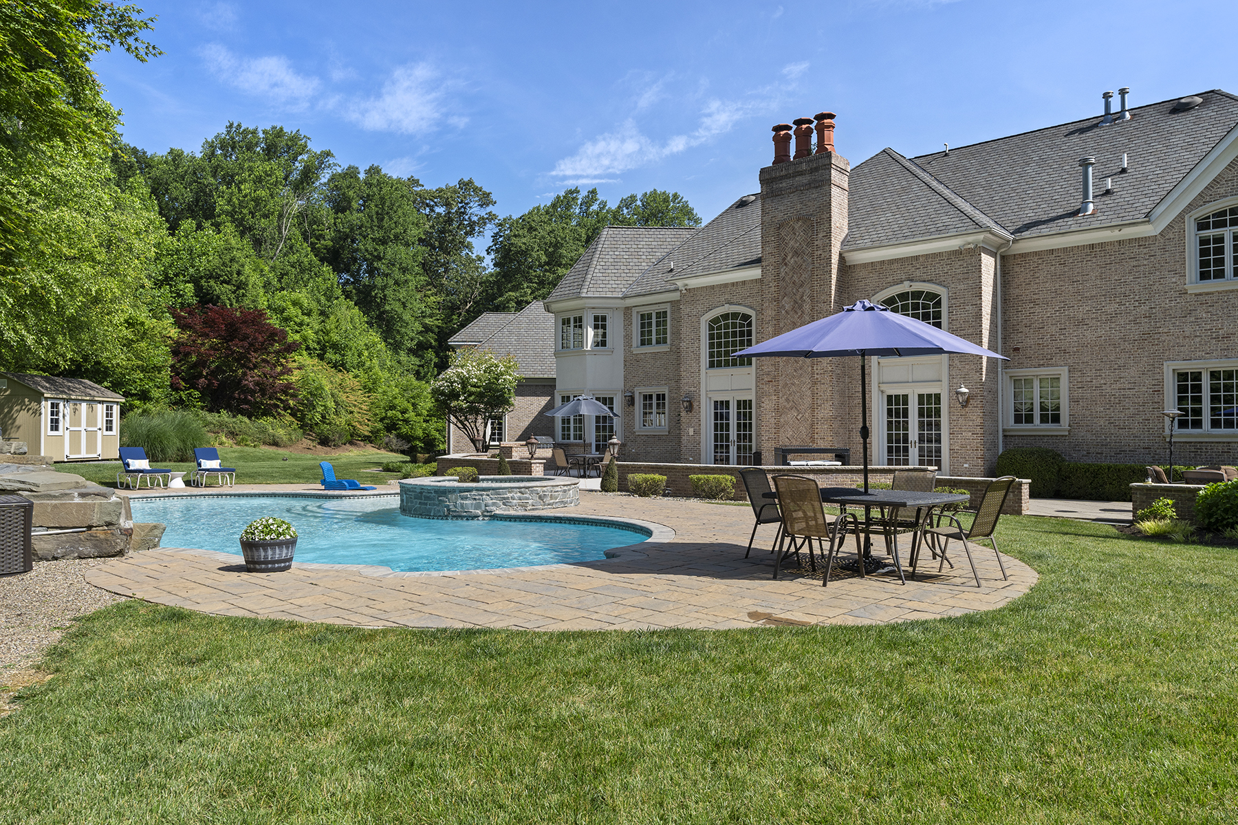  Majestic French Normandy Chateau Nestled Within a Five-Acre Gated Property - 物件實景