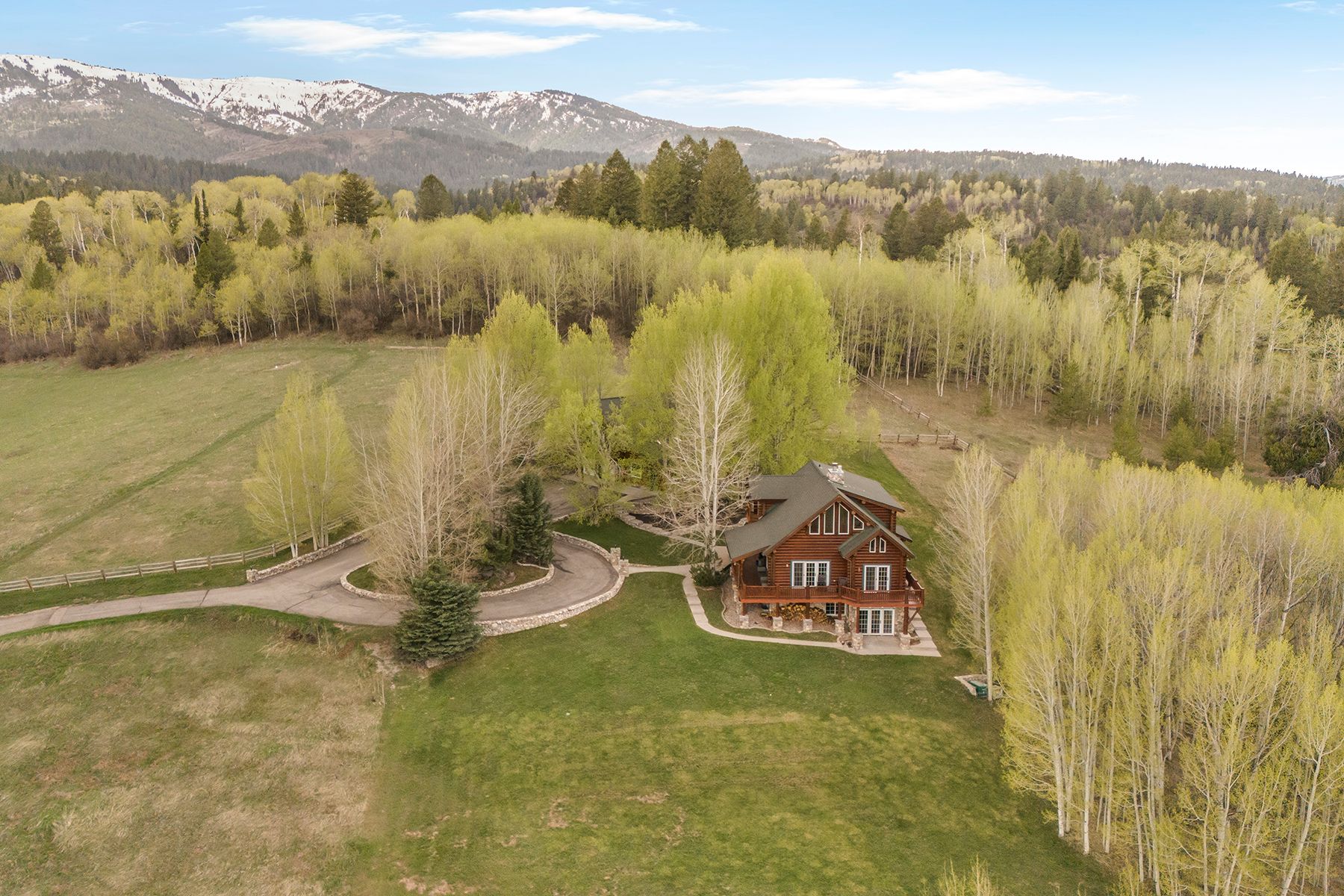  where  the mountains meet mccoy - 物件實景