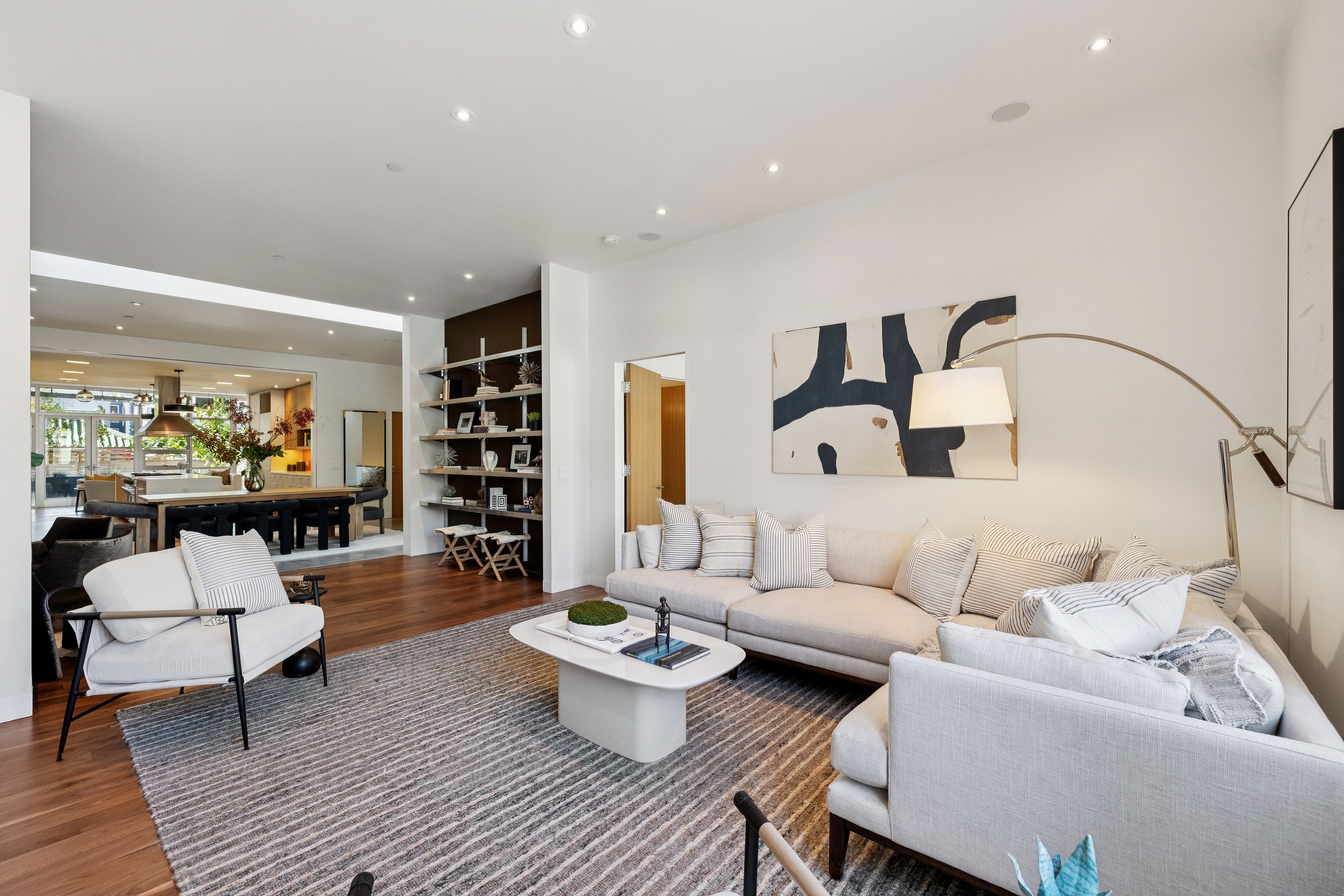  1076 South Van Ness Avenue - 物件實景