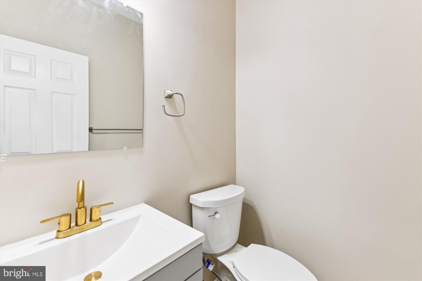 Aberdeen, Maryland, 21001, United States, 6 Bedrooms Bedrooms, ,4 BathroomsBathrooms,Residential,For Sale,1989015