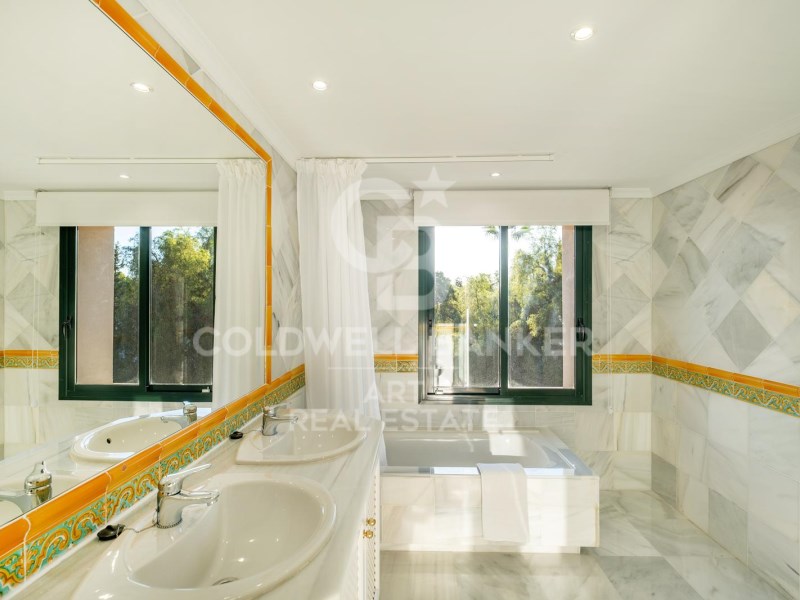 Benahavís, Andalusia, ES, 3 Bedrooms Bedrooms, ,3 BathroomsBathrooms,Residential,For Sale,1804707