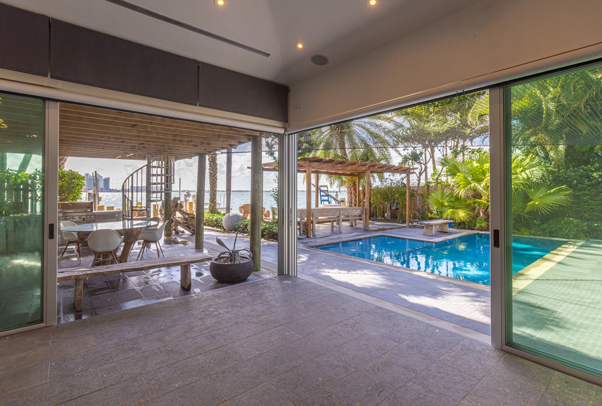  2440 N Shore Ter, Miami Beach, FL, 33141 - 物件實景