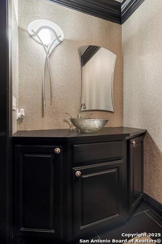 Kerrville, Texas, 78028, United States, 3 Bedrooms Bedrooms, ,5 BathroomsBathrooms,Residential,For Sale,2002540