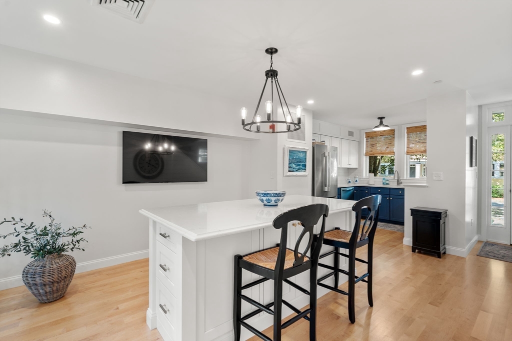 Newburyport, Massachusetts, 01950, United States, 3 Bedrooms Bedrooms, ,3 BathroomsBathrooms,Residential,For Sale,1918140