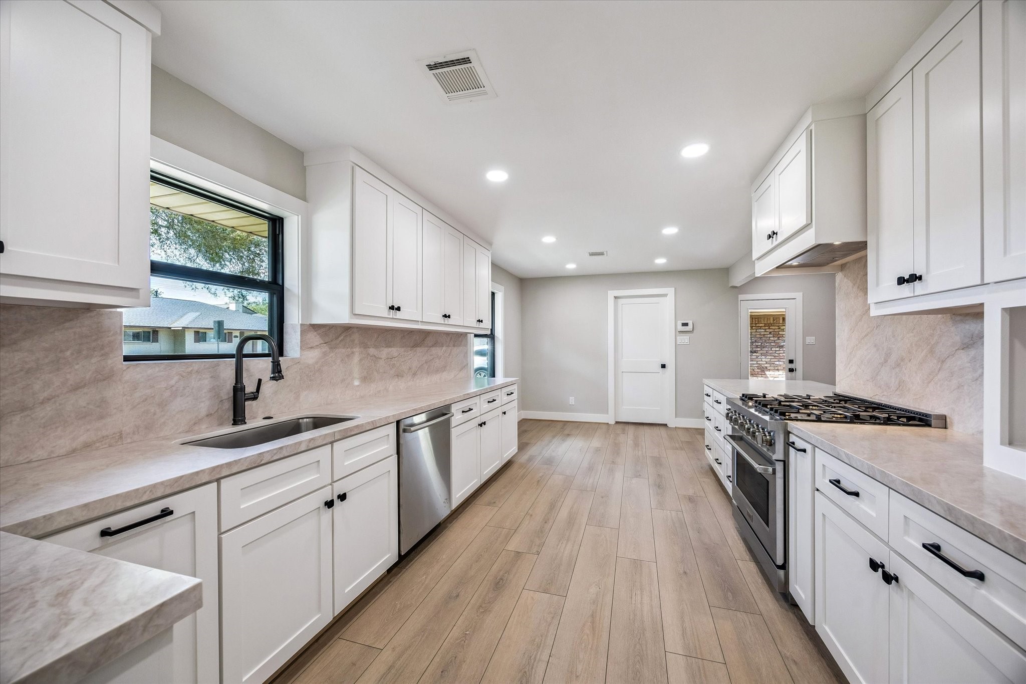  6234 Yarwell Drive - 物件實景