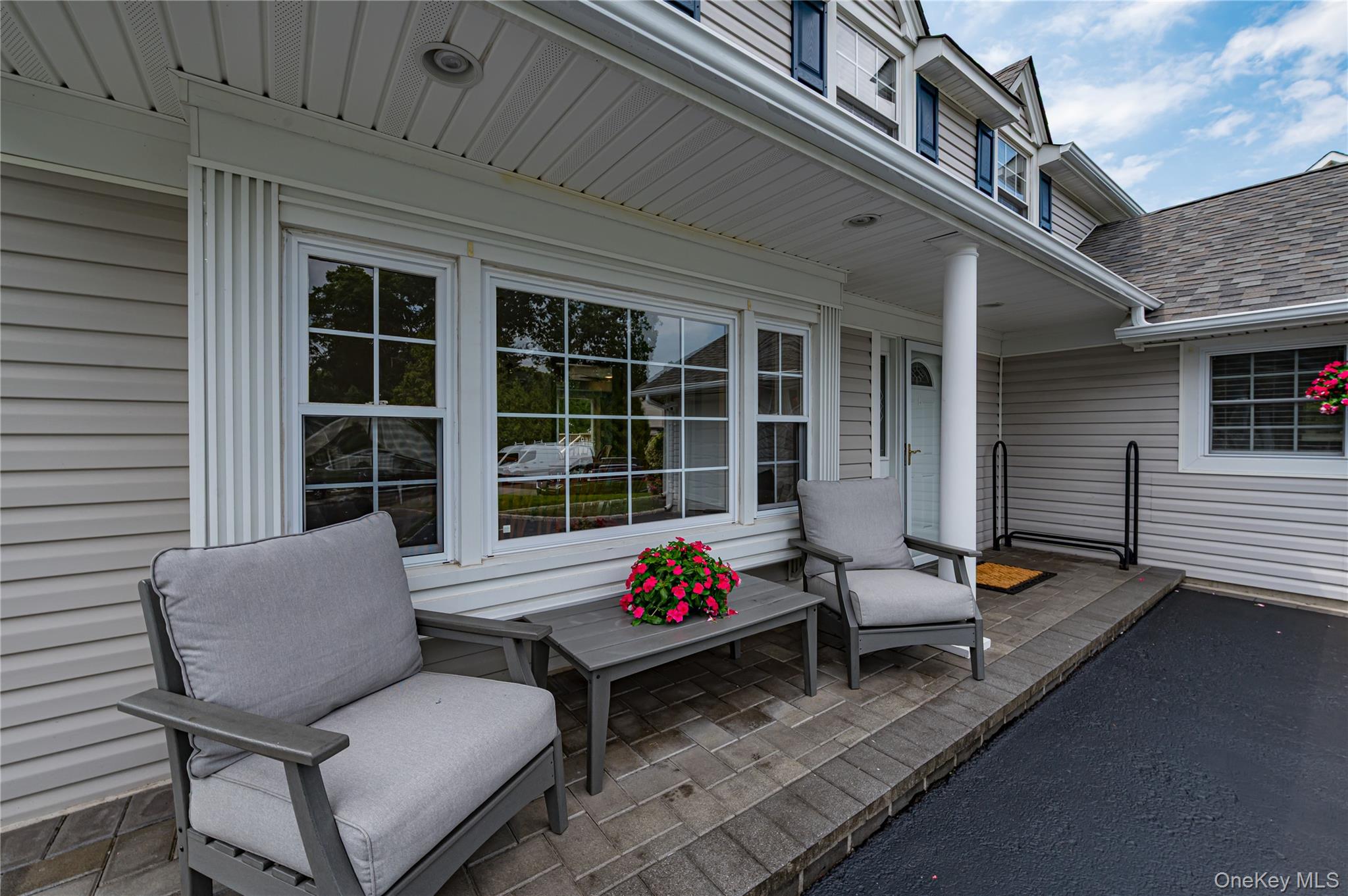  16 Sussex Lane, Lake Grove, NY, 11755 - 物件實景
