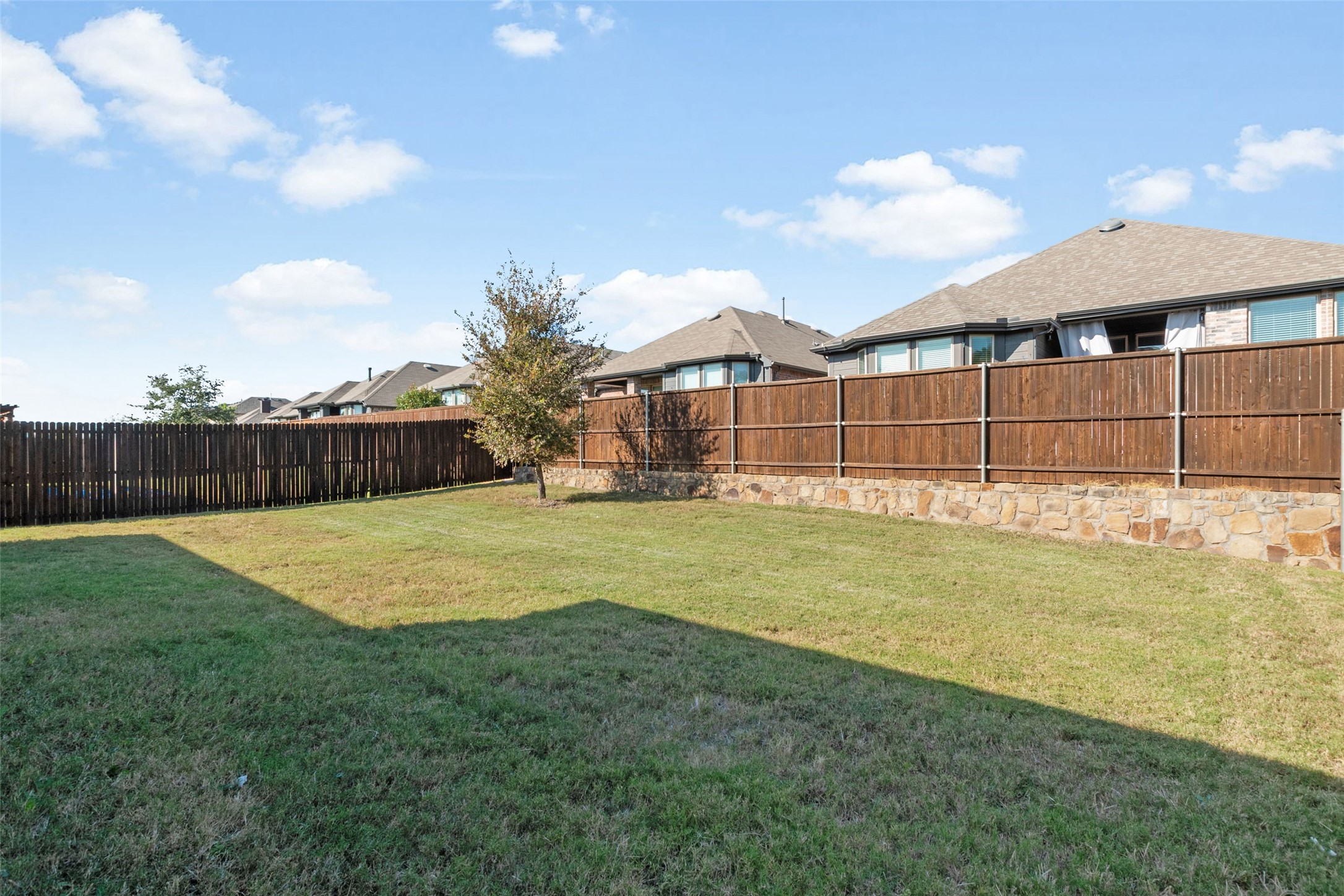 Little Elm, Texas, 75068, United States, 4 Bedrooms Bedrooms, ,4 BathroomsBathrooms,Residential,For Sale,1990975