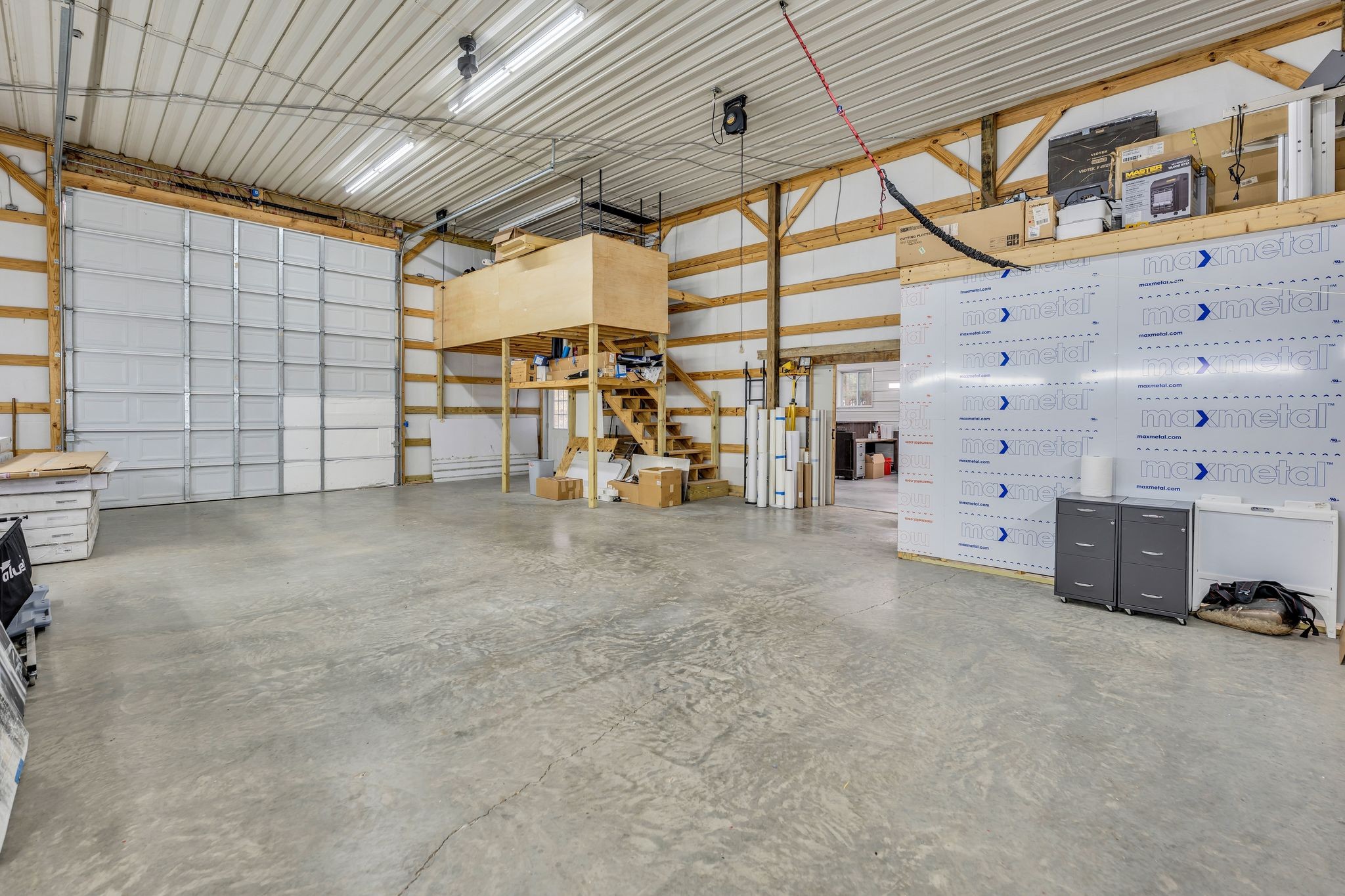 Lawrenceburg, Tennessee, 38464, United States, 3 Bedrooms Bedrooms, ,2 BathroomsBathrooms,Residential,For Sale,1988377