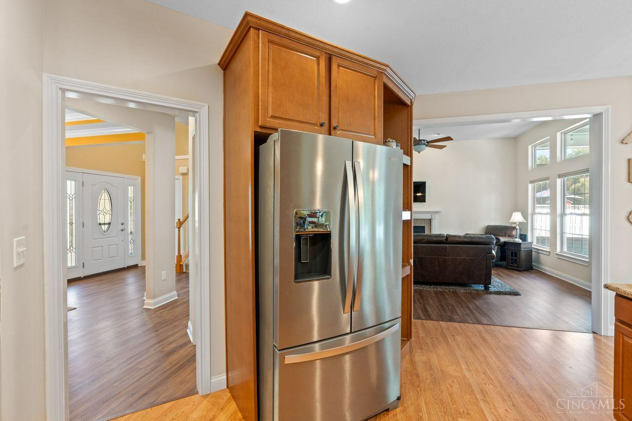 Hamilton Twp, Ohio, 45039, United States, 5 Bedrooms Bedrooms, ,4 BathroomsBathrooms,Residential,For Sale,1989607